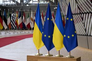 14 грудня Європейська рада ухвалила рішення почати переговори про вступ України в ЄС