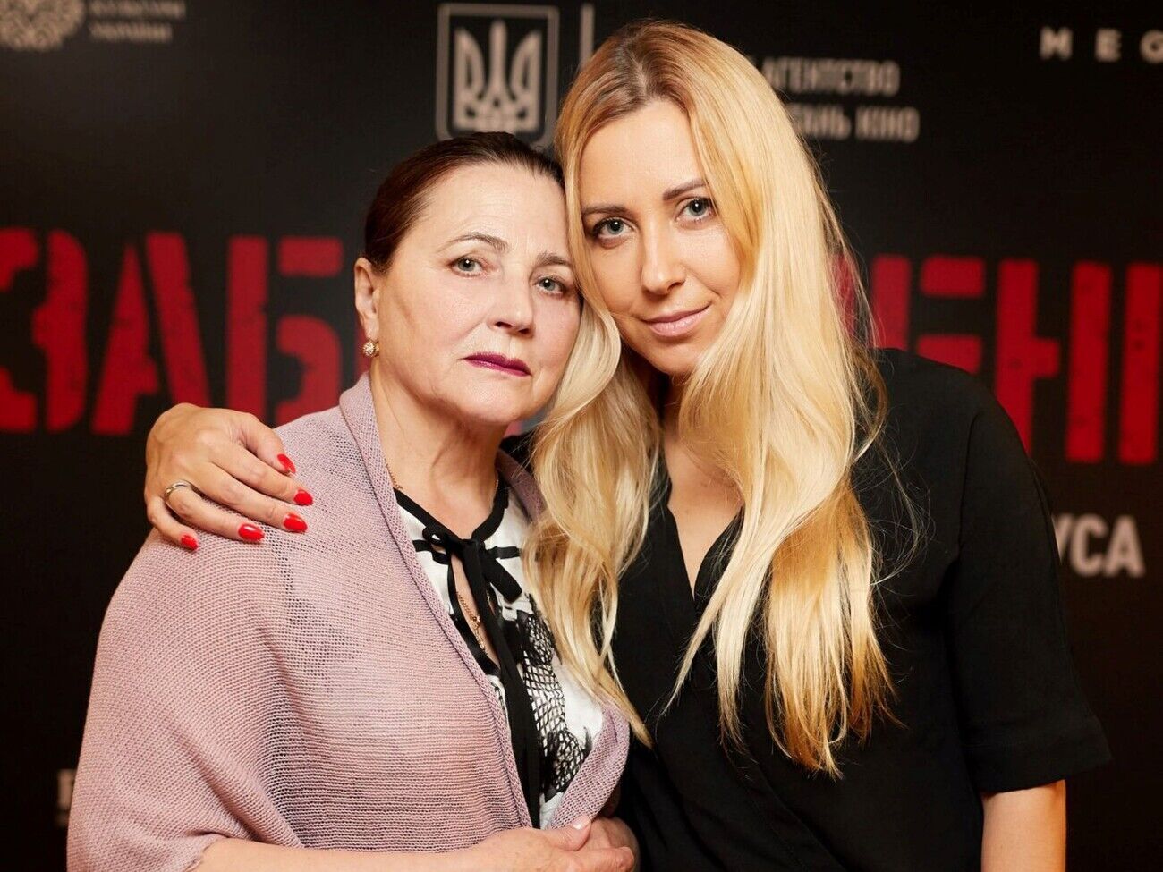 По словам Тони Матвиенко, ее мать, несмотря ни на что, остается певицей Ниной Матвиенко и "украинским соловьем", а все остальное не имеет значения