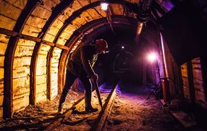 Через бойові дії було знеструмлено дві шахти у Донецькій області, в яких перебувало 18 працівників, зазначили в Міненерго