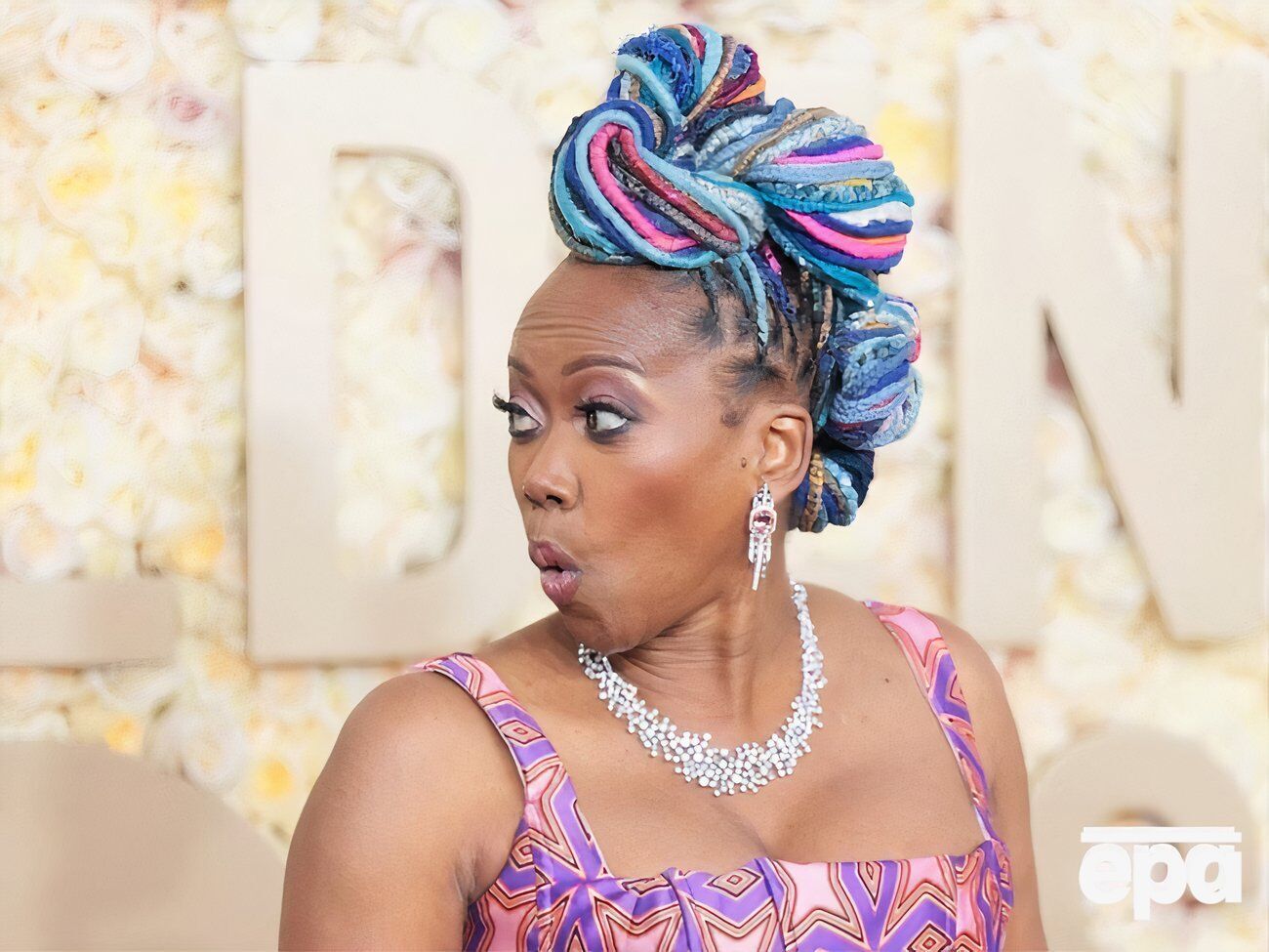 Американская актриса Эрика Александер на красной дорожке "Золотого глобуса"