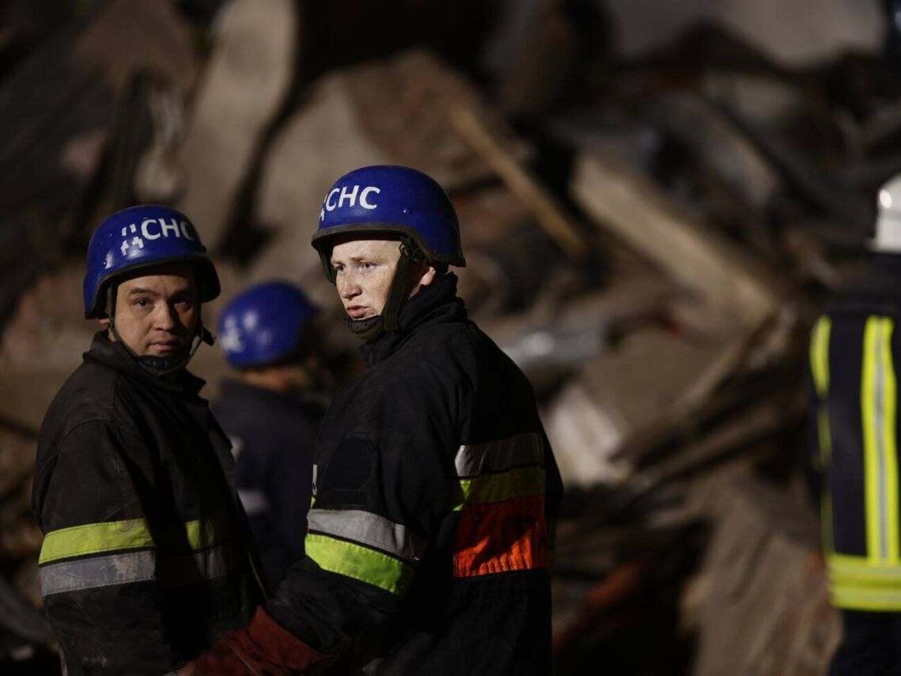 У Запоріжжі рятувальні й комунальні служби працюють на місцях прильотів, повідомили в ОВА