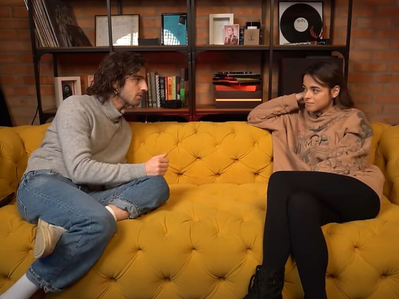 Dantes в ноябре 2023 года принимал участие в YouTube-шоу Морозюк, а также получил от нее в подарок именную картину