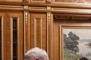 Окупанти кинули на штурм п'ять одиниць бойової броньованої техніки й піхоту