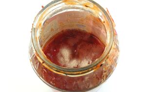 Гірчиця не дає створюватися плісняві всередині банки