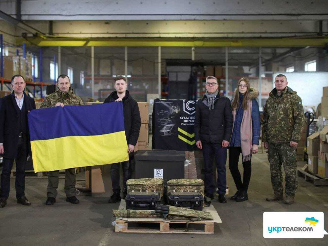 Студенты имели возможность лично вручить технику защитникам Украины