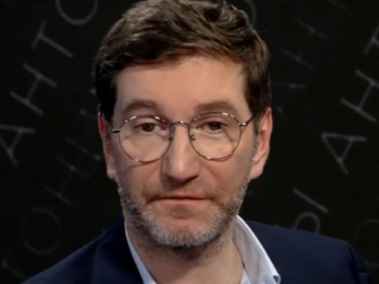 Красовский, как считают в ГУР МО, не восстановился после отравления, поэтому не показывает себя на видео