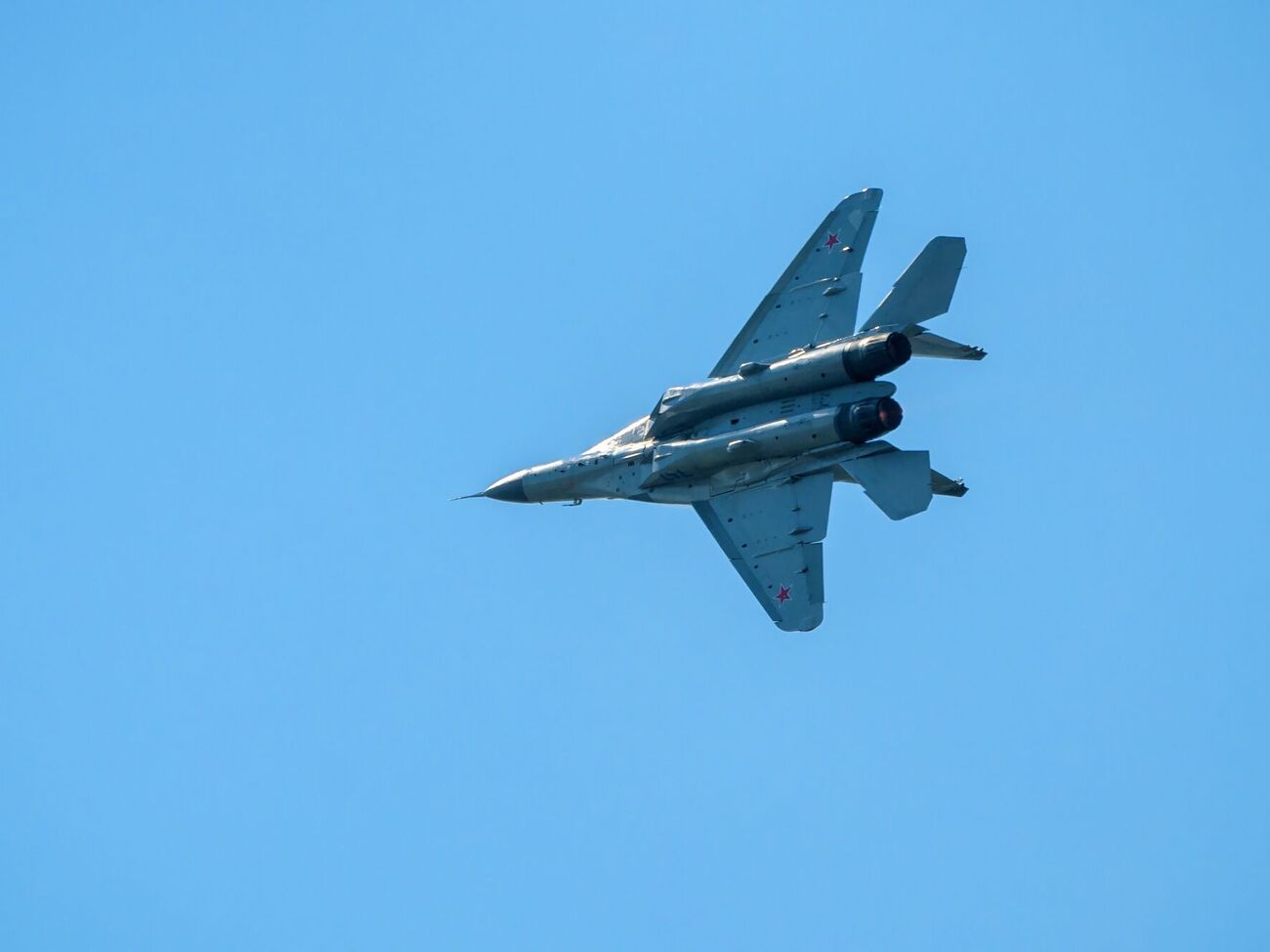 Из-за бомбы несколько районов города перекрыли, а людей выселяют из окрестных кварталов