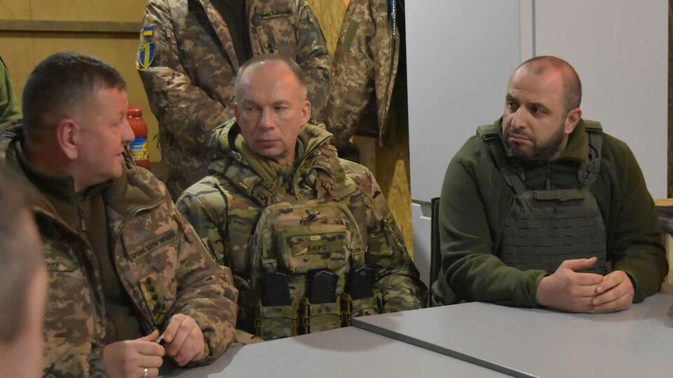 Залужний і Умєров вислухали доповідь Сирського про ситуацію під Куп'янськом