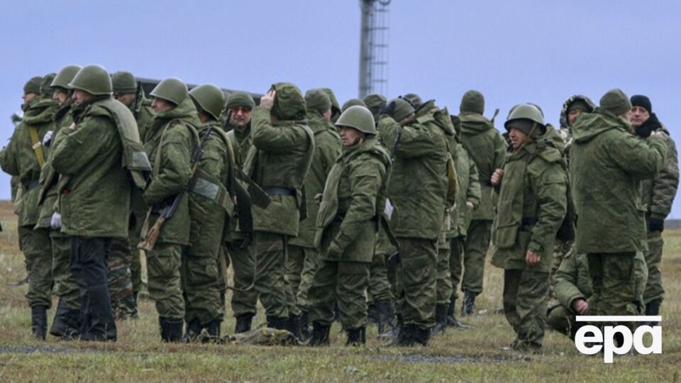 Проводя "призывную кампанию" на территории другого государства в нарушение норм международного права, РФ "фактически делегитимизирует ее в целом", отметили в МИД Украины