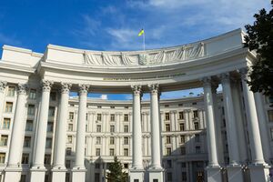 Украинский МИД призвал правительство Грузии объяснить своему населению, почему в разрушенном РФ Херсоне перебоев со светом и газом на "порядок меньше, чем в мирном Тбилиси"