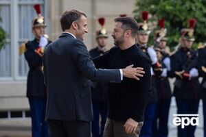 Макрон встретил Зеленского в Елисейском дворце