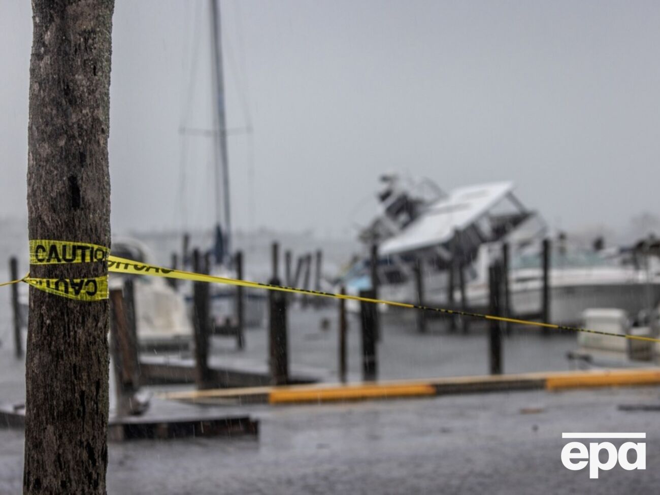 Ураган перемістився в море