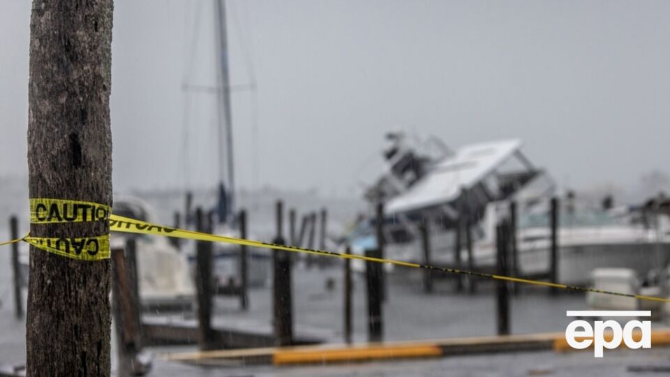 Ураган перемістився в море