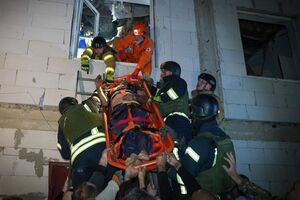 Росіяни поцілили у двоповерхову будівлю