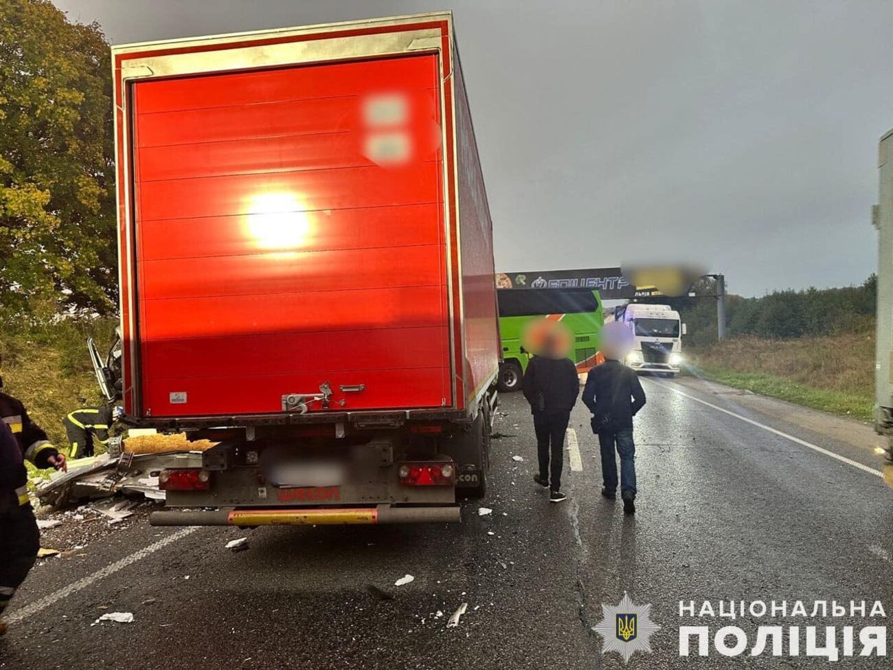 Поліція організувала реверсивний рух на ділянці, де сталася аварія