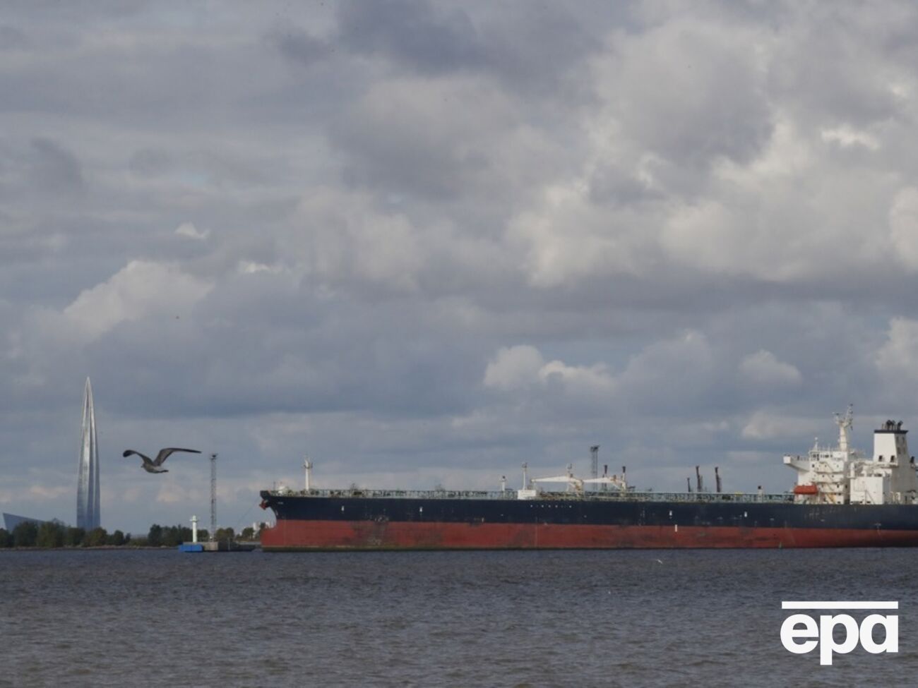 Подсанкционные российские танкеры постепенно возвращаются к перевозкам
