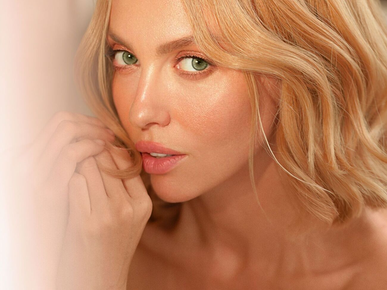 Полякова благодарна женщинам, которые поделились своими историями