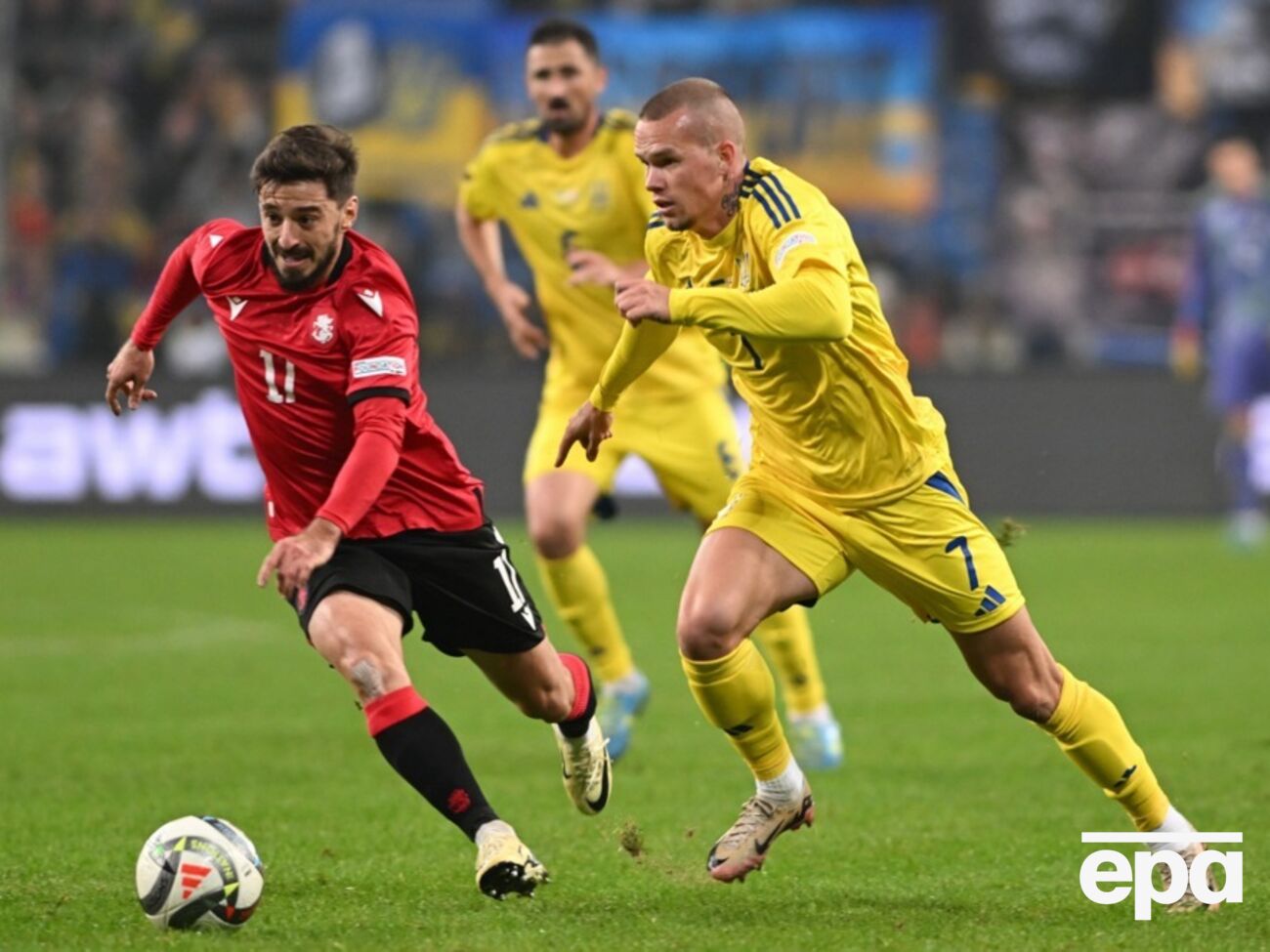 Мудрик забил мяч в ворота сборной Грузии