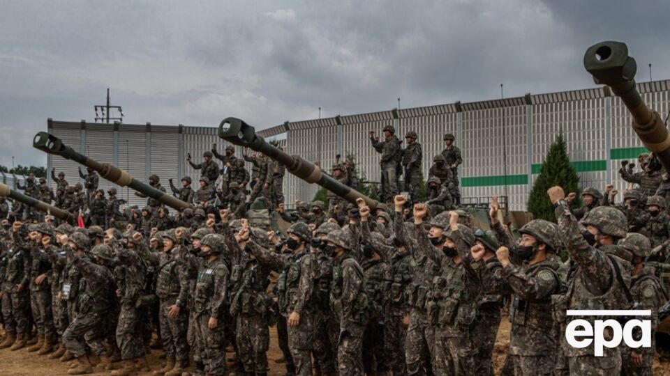 Военные из КНДР уже проходят подготовку в РФ, пишет издание