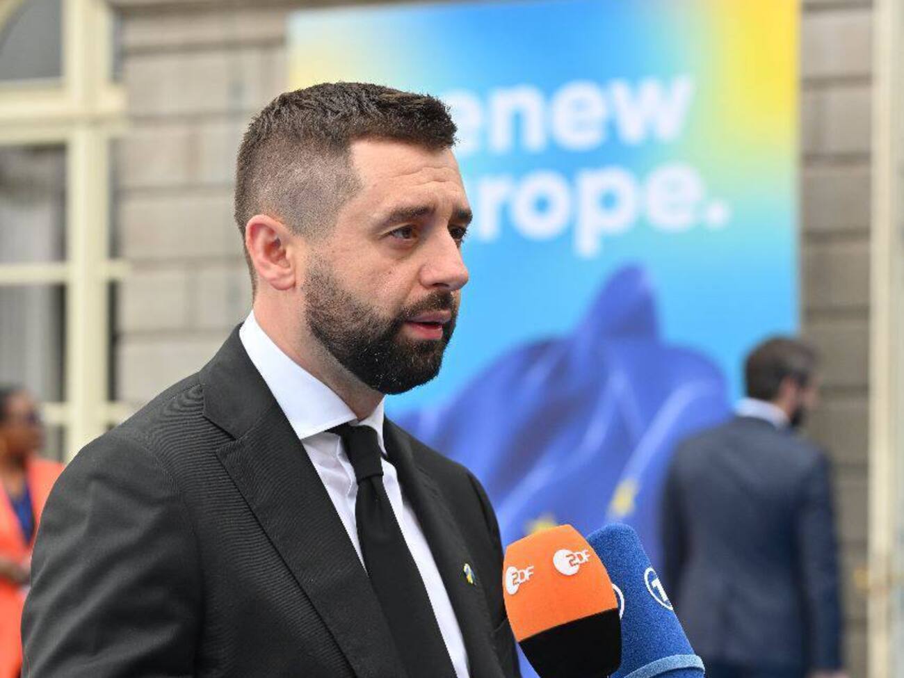 Арахамія – користувачу соцмереж: Ми готові, одразу ж після того, як ваші друзі з ЄС це зроблять