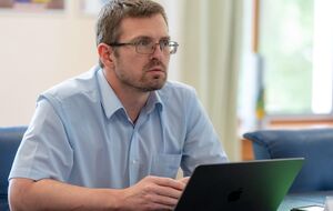 Кузін зазначив, що не йдеться про обмеження контактування із тваринами