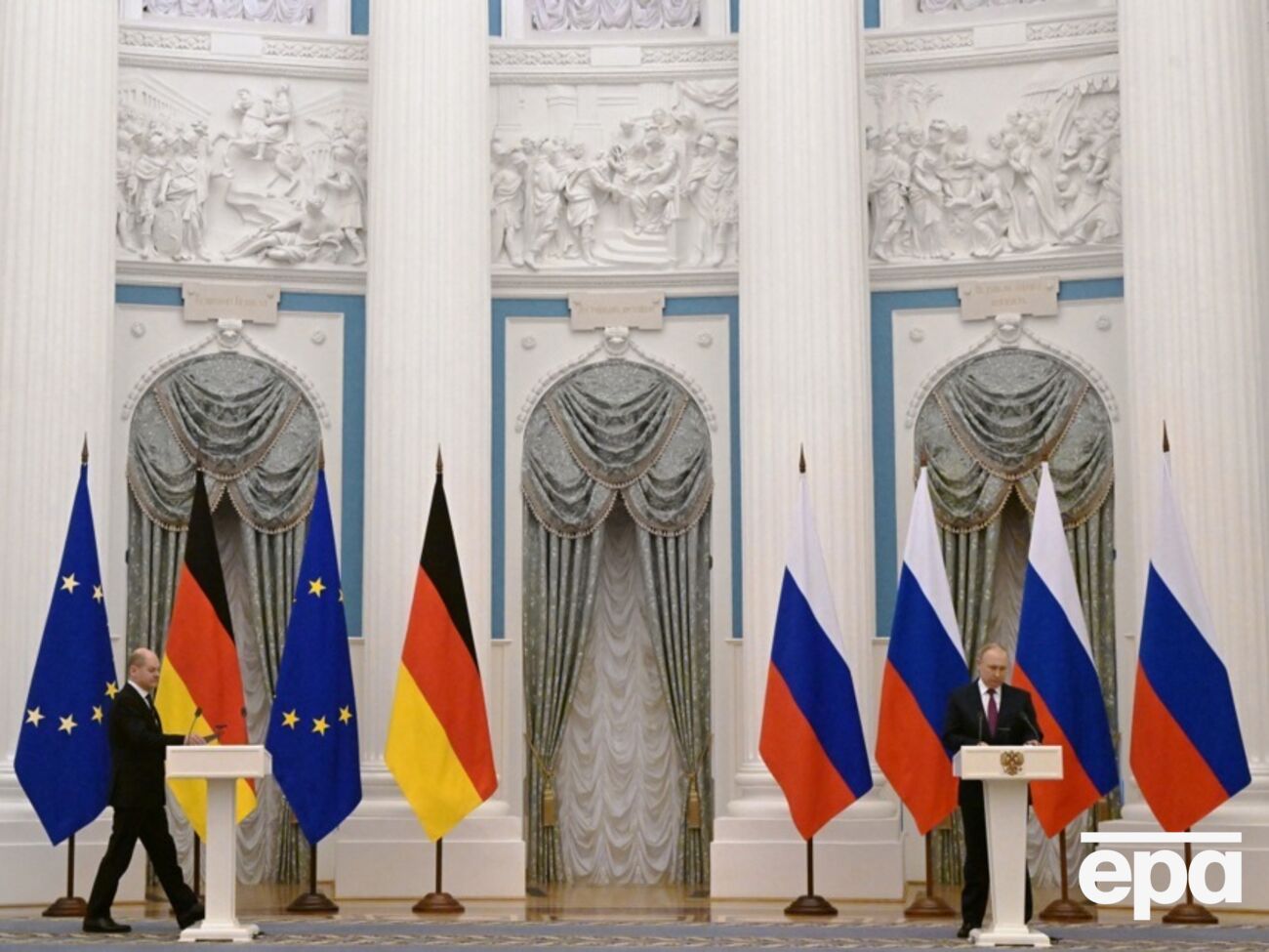 Reuters писало, що Шольц готовий до мирних переговорів із Путіним, якщо вони допоможуть на шляху до "справедливого і стійкого миру"