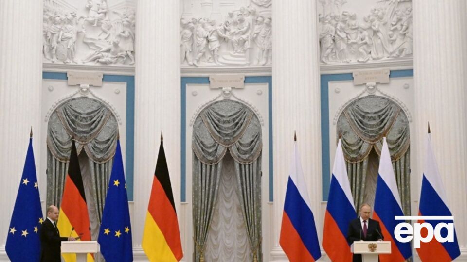 Reuters писало, что Шольц готов к мирным переговорам с Путиным, если они помогут на пути к "справедливому и стойкому миру"