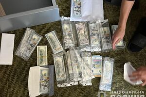 Во время обысков у подозреваемых изъяли наличные деньги на 8 млн грн