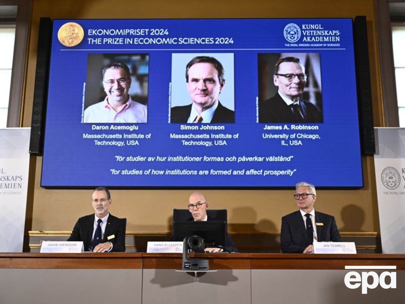 Премію присудили економістам Асемоглу, Джонсону і Робінсону, які дослідили вплив інституцій на добробут суспільства