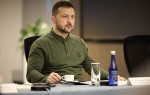 Зеленскому доверяет более половины украинцев, свидетельствует опрос КМИС