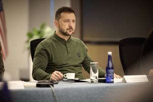 Зеленскому доверяет более половины украинцев, свидетельствует опрос КМИС