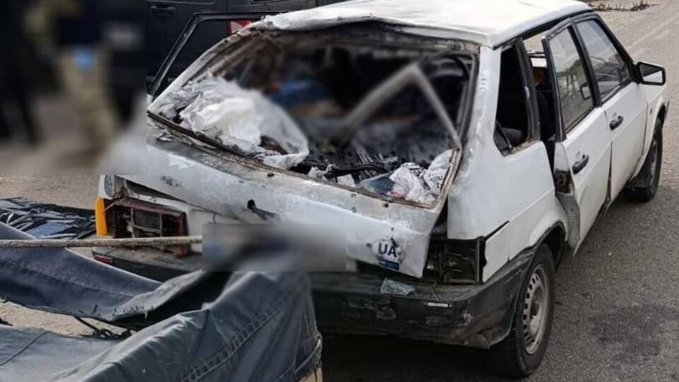 Враг атаковал автомобиль FPV-дроном, пишут в Нацполиции