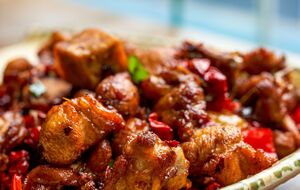 Чеснок, мед и соевый соус улучшают вкус жареного куриного филе