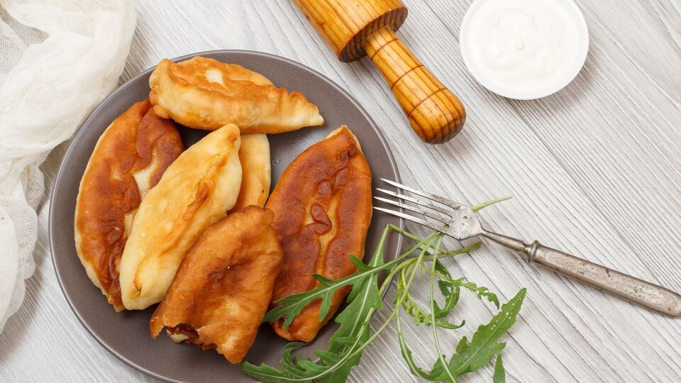 Пирожки жарятся на растительном масле