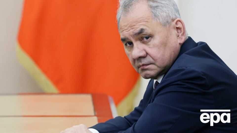 Шойгу після відставки з міноборони та призначення секретарем Радбезу "досі не вийшов з опали" в Путіна і "перебуває в хисткому становищі", зазначили ЗМІ
