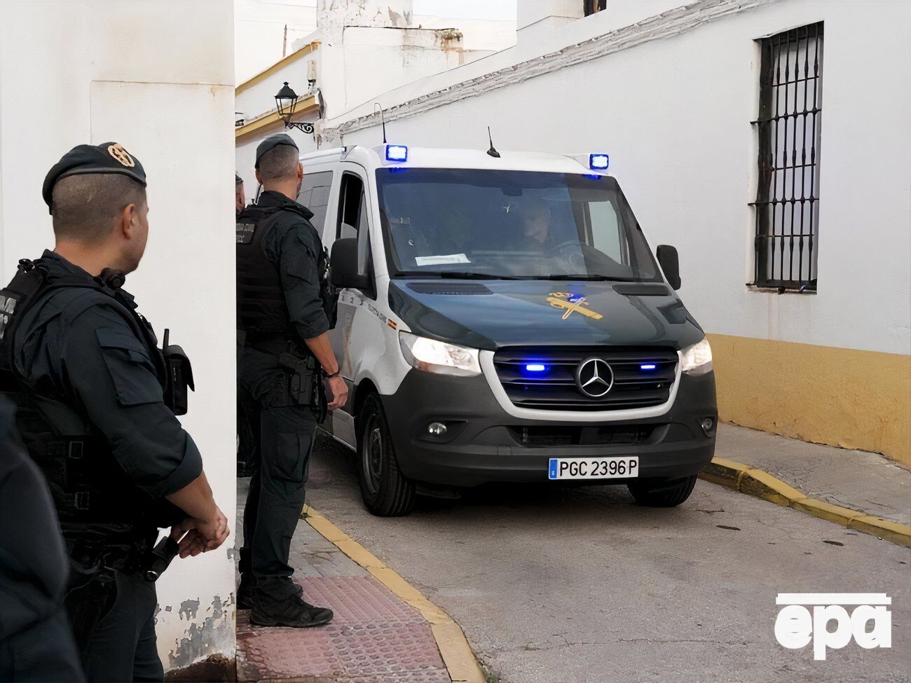 В Испании разоблачили лиц, которые в обход санкций поставляли в РФ химические вещества