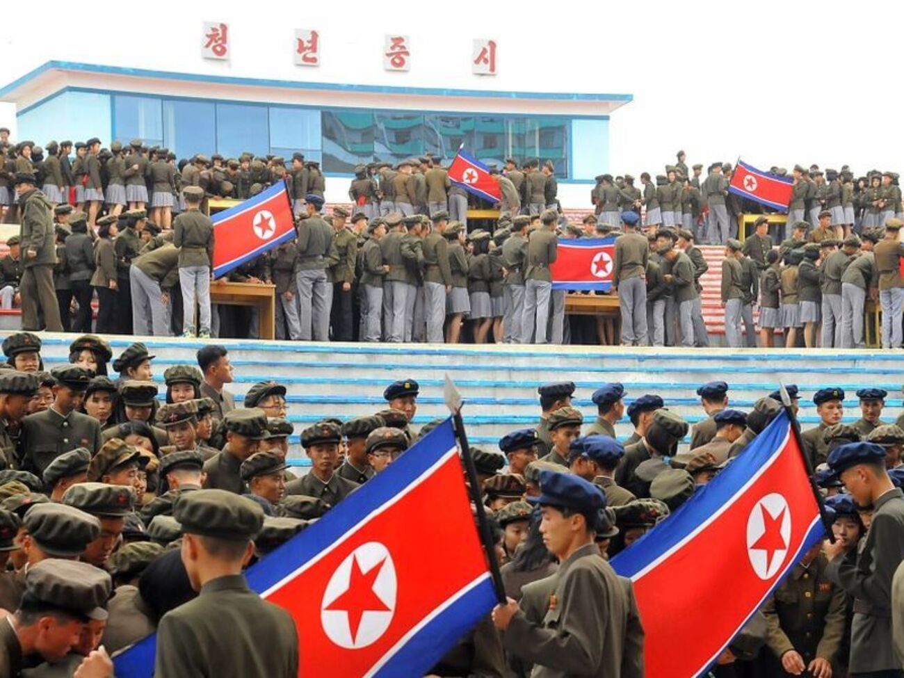 Пхеньян заявил о сотнях тысяч добровольцев, желающих воевать против Южной Кореи