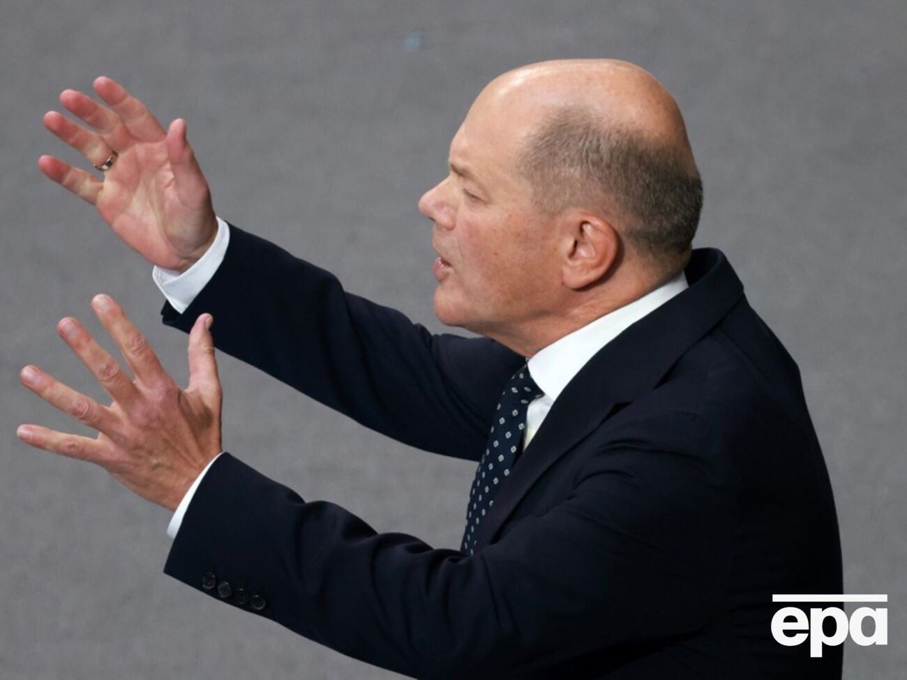 Шольц отметил, что решения никогда не будут приниматься "через голову Украины"