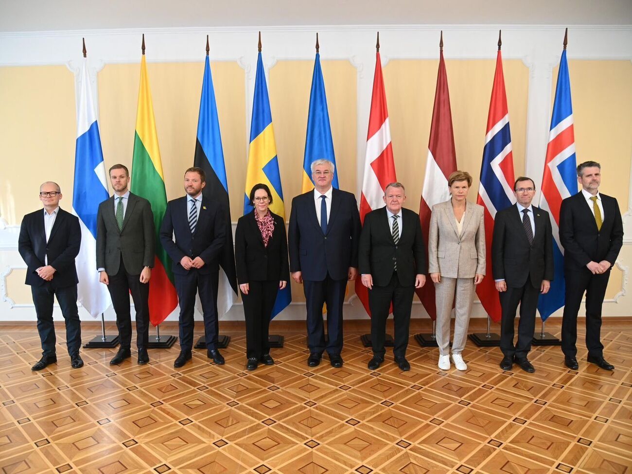 О визите дипломатов Сибига написал в соцсети