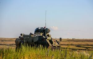 Российский БТР с личным составом наткнулся на танк сил обороны Украины в Курской области
