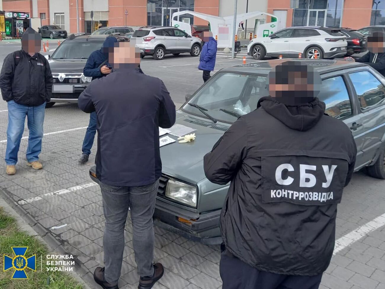 Фігурант, імовірно, міг гарантувати "клієнту" вільний перетин кордону човном через річку Тиса