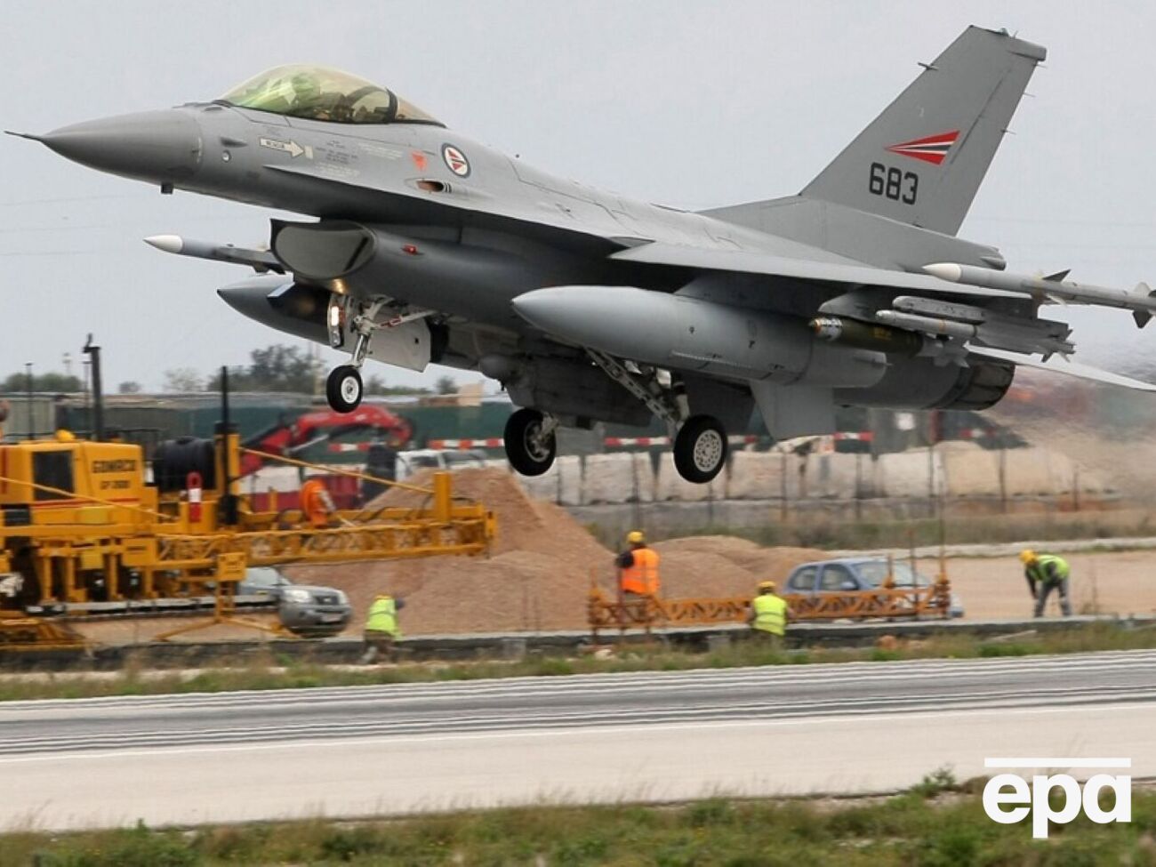 По словам Умерова, Украина получит самолеты "в ближайшее время"