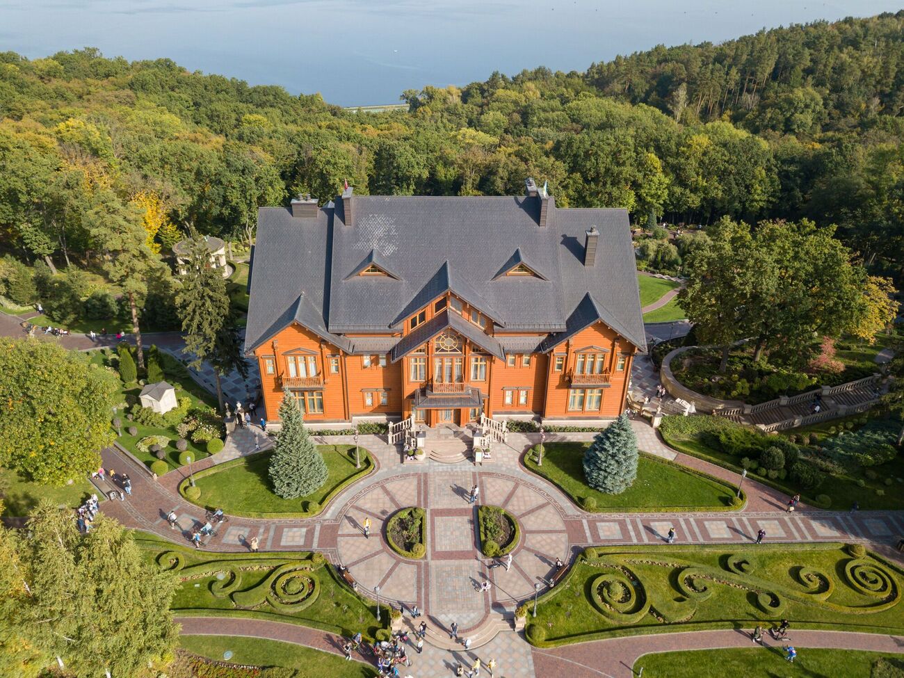 О снятии ареста с имущества ходатайствовал представитель украинского Кабмина