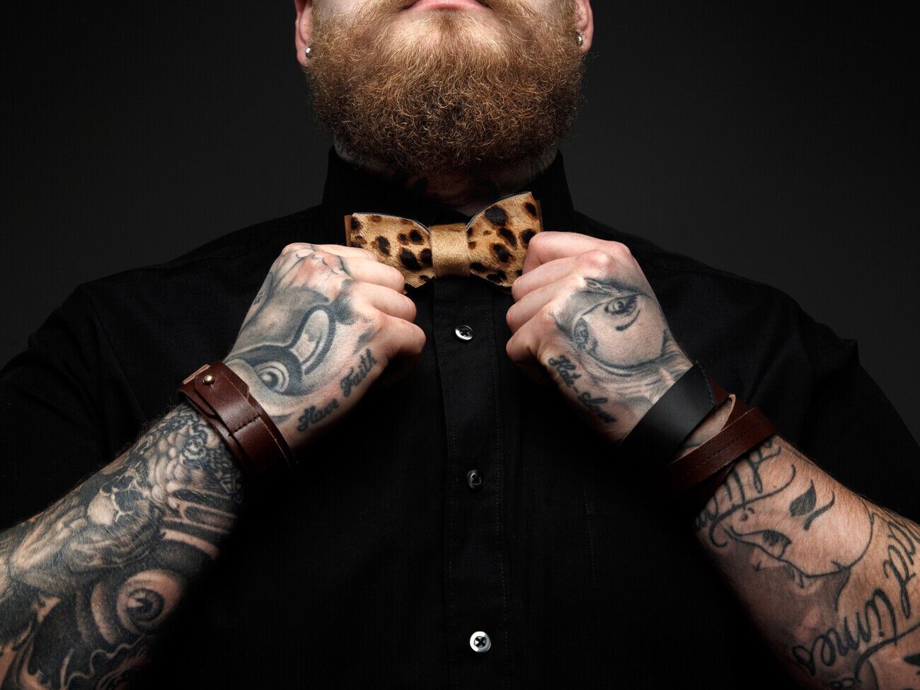 Фантазийные галстуки-бабочки могут стать элементом образа в стиле кэжуал