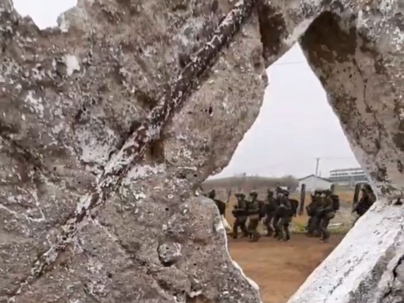 Военных тренируют в Приморском крае РФ