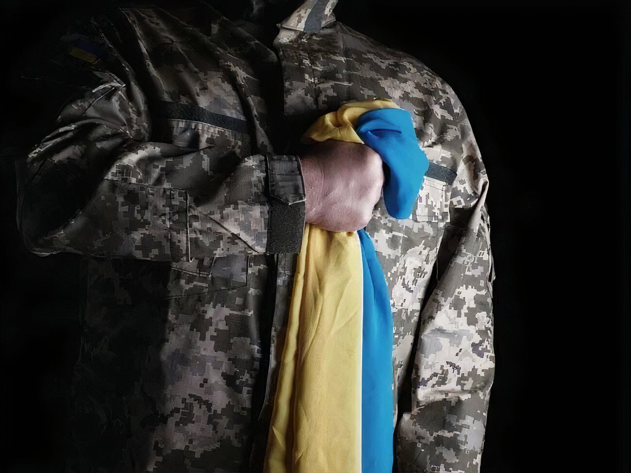 Військовослужбовець ЗСУ, якого розстріляли росіяни, імовірно, дістав поранення під час виконання бойового завдання в Бахмутському районі