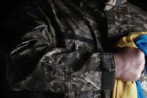 Військовослужбовець ЗСУ, якого розстріляли росіяни, імовірно, дістав поранення під час виконання бойового завдання в Бахмутському районі