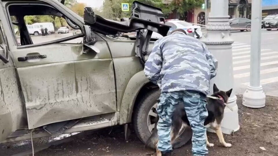 Майора росармии взорвали в российском УАЗ посреди города. Следствие РФ называет это "инцидентом"