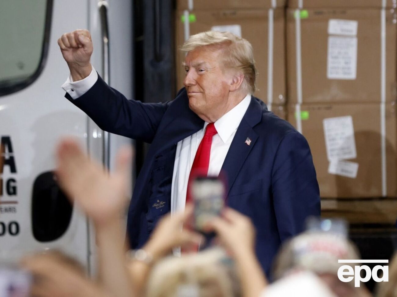 Політику дали інший мікрофон, однак він також не працював