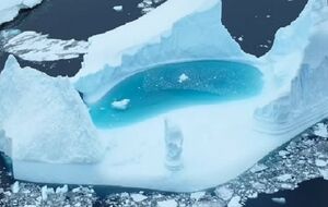 Айсберг сняли с дрона